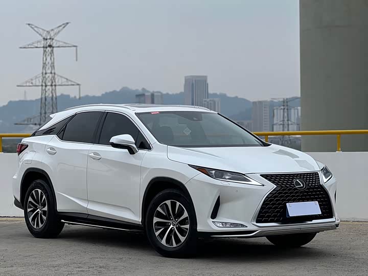 Фото 3 - Lexus RX