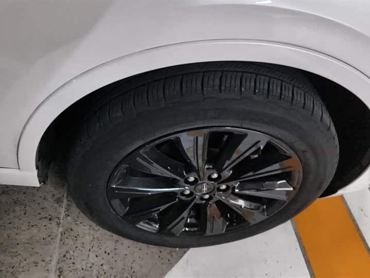 Фото 6 - Lincoln Corsair