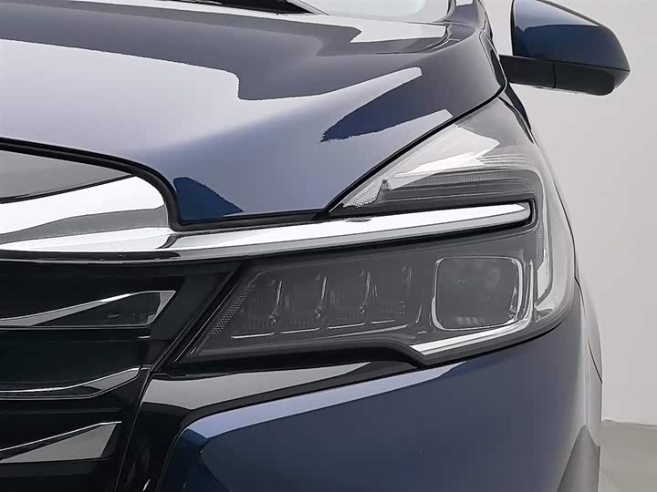 Фото 7 - Buick GL8 ES