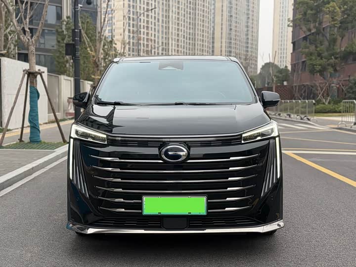Фото 2 - GAC Trumpchi E9