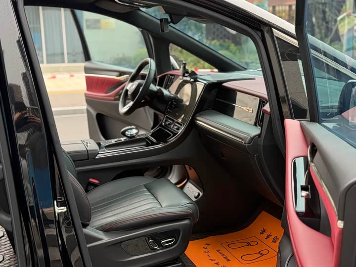 Фото 8 - GAC Trumpchi E9