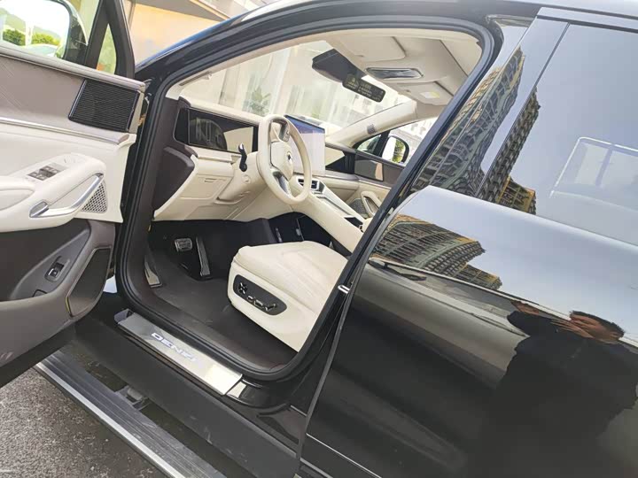 Фото 5 - Denza N9