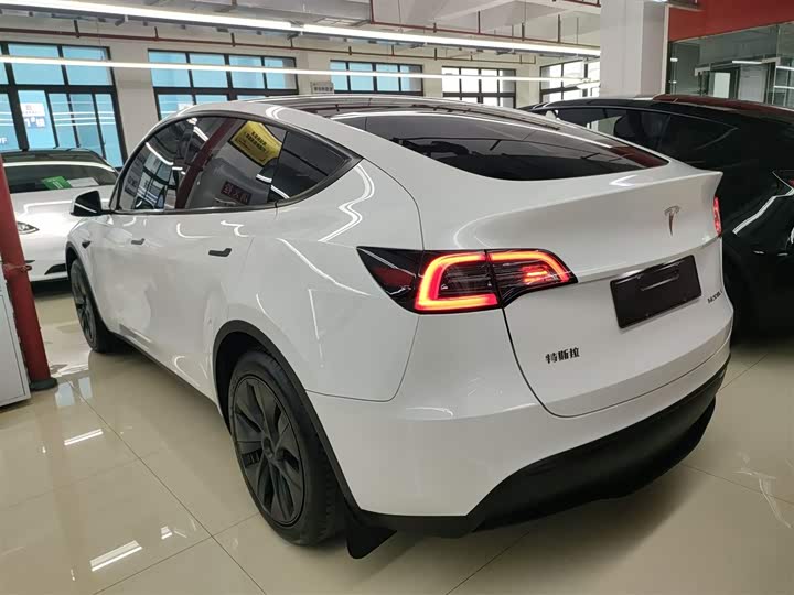 Фото 5 - Tesla Model Y