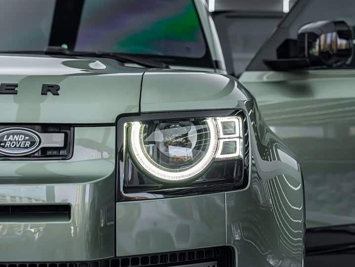 Фото 8 - Land Rover Defender