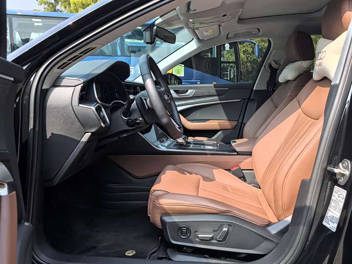 Фото 5 - Audi A6L