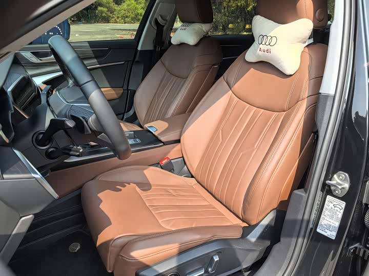 Фото 6 - Audi A6L