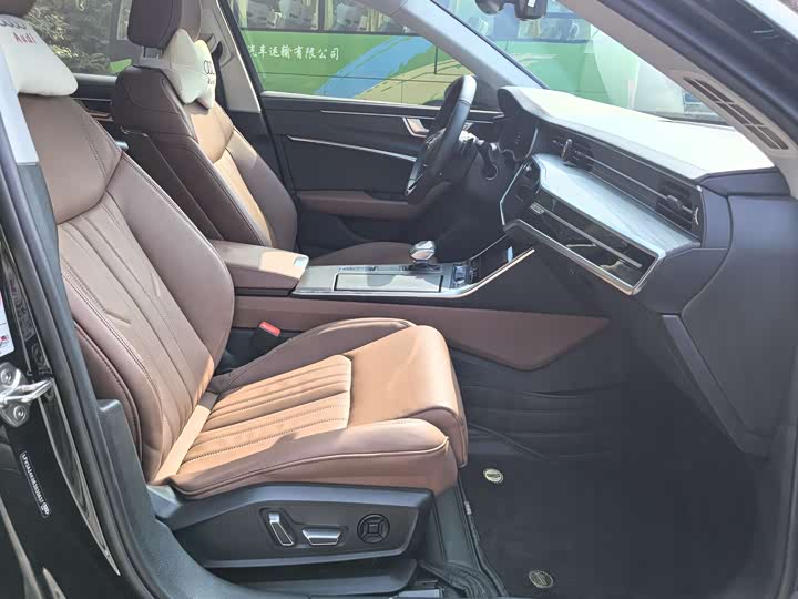 Фото 8 - Audi A6L