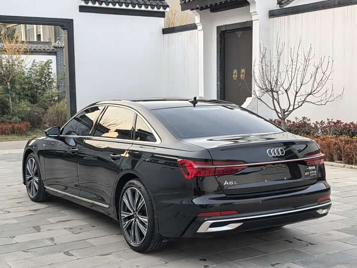 Фото 4 - Audi A6L