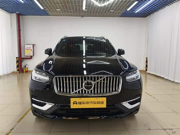 Фото 3 - Volvo XC90