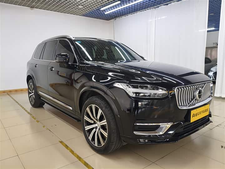 Фото 4 - Volvo XC90