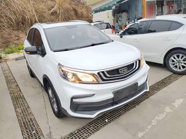 Фото 4 - Geely Vision X3