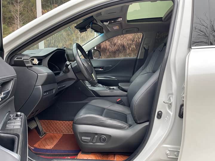 Фото 7 - Toyota Harrier