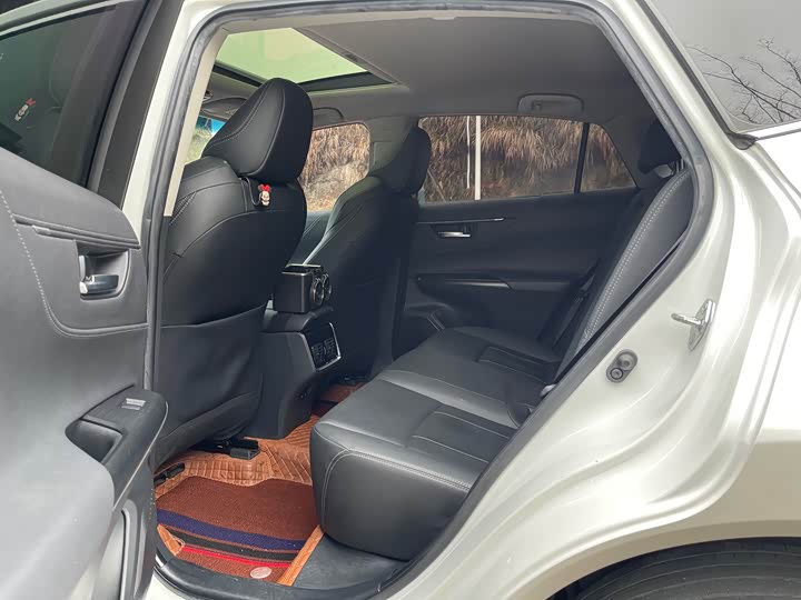 Фото 8 - Toyota Harrier