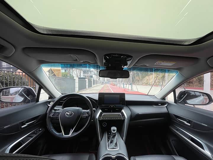 Фото 9 - Toyota Harrier