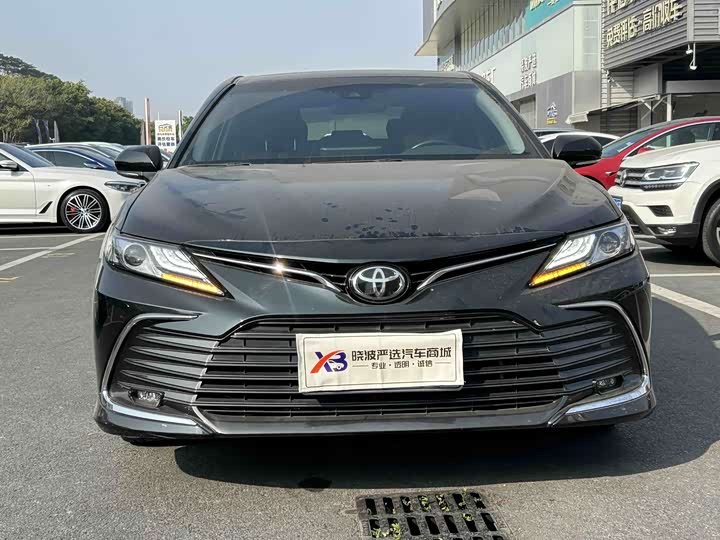 Фото 3 - Toyota Camry