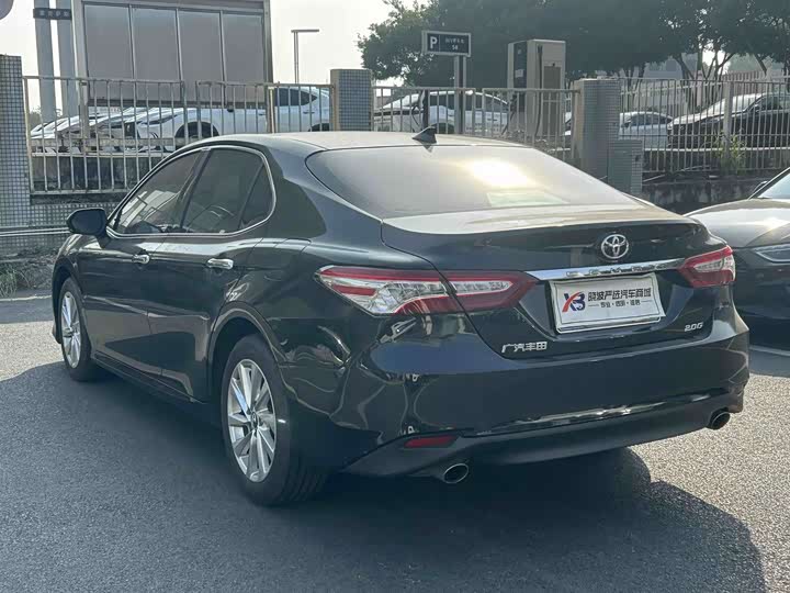 Фото 7 - Toyota Camry