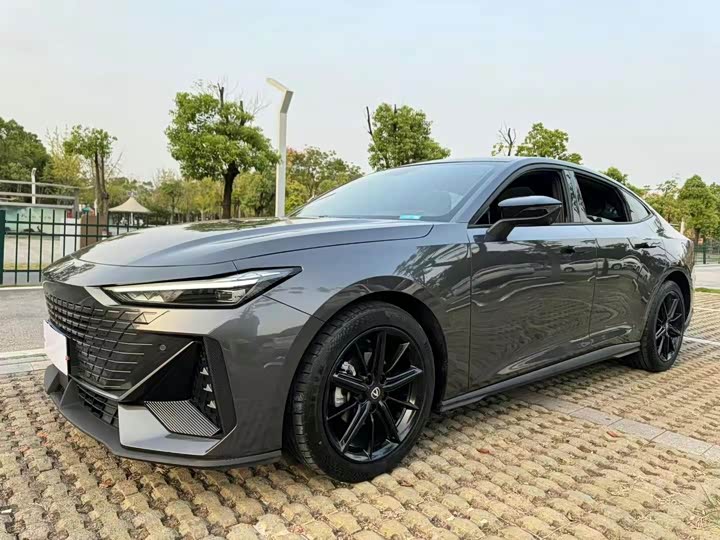 Фото 1 - Changan UNI-V