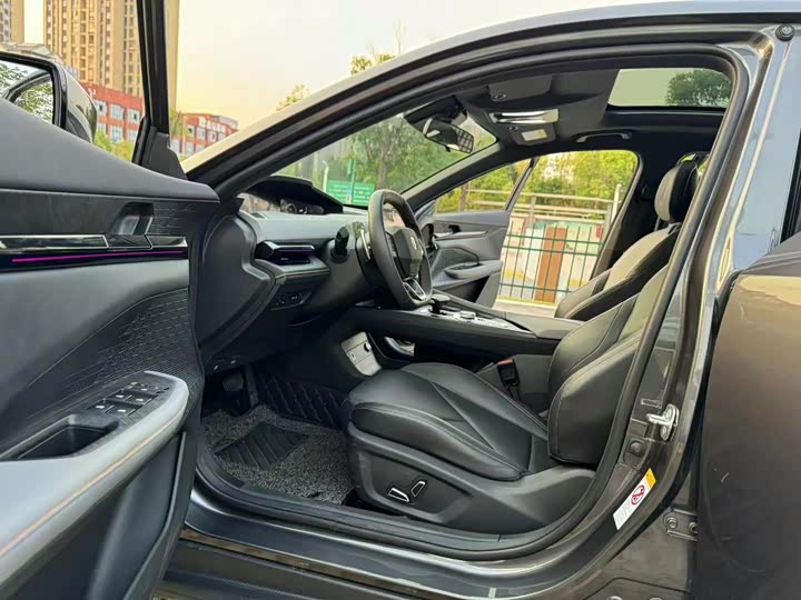 Фото 4 - Changan UNI-V