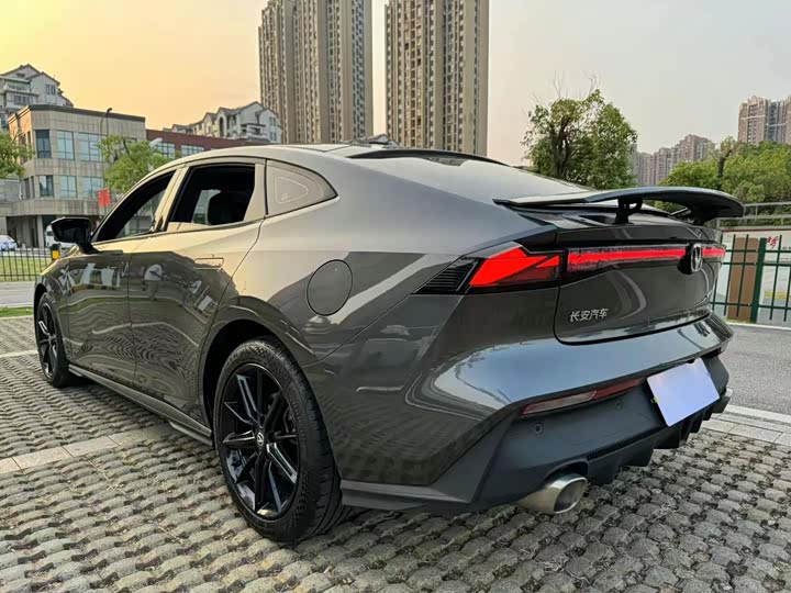 Фото 9 - Changan UNI-V