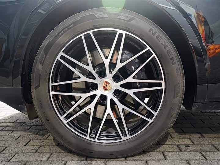 Фото 8 - Porsche Cayenne