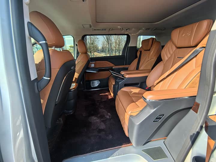 Фото 5 - Hongqi HQ9