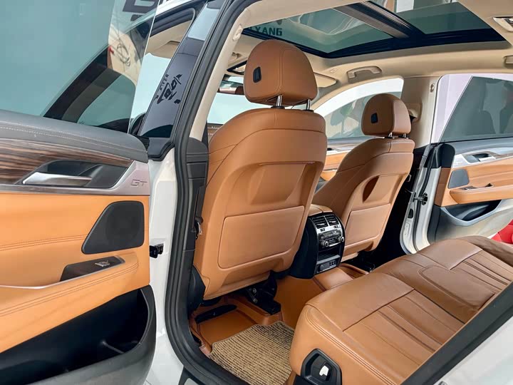 Фото 5 - BMW 6 Series GT