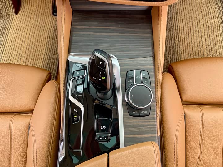 Фото 9 - BMW 6 Series GT