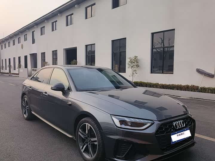 Фото 2 - Audi A4L