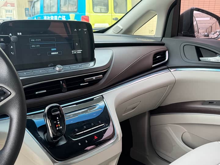 Фото 8 - Buick GL8 ES