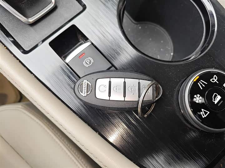 Фото 9 - Nissan X-Trail