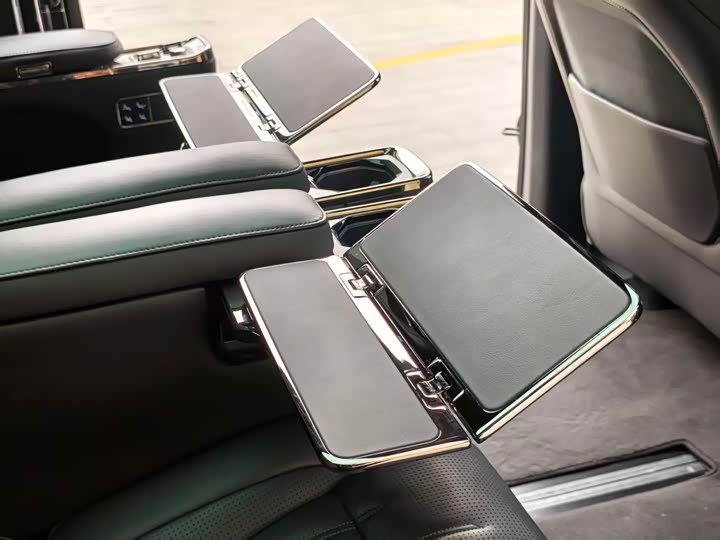 Фото 4 - Zeekr 009