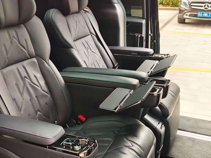 Фото 5 - Zeekr 009