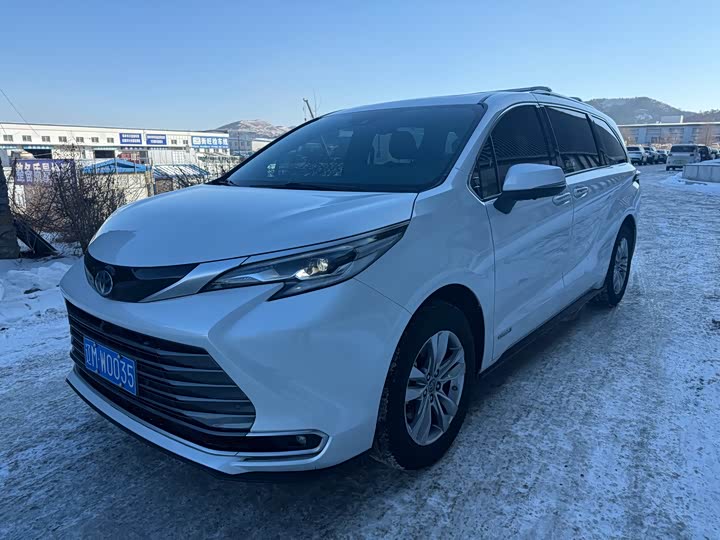 Фото 1 - Toyota Sienna