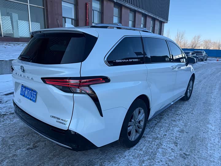 Фото 4 - Toyota Sienna