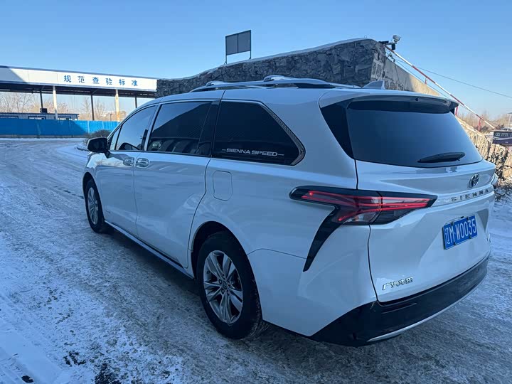 Фото 5 - Toyota Sienna