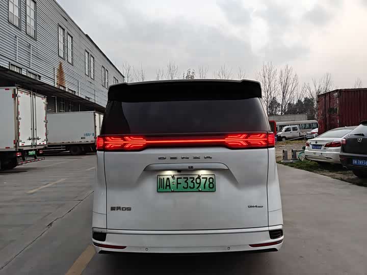 Фото 5 - Denza D9