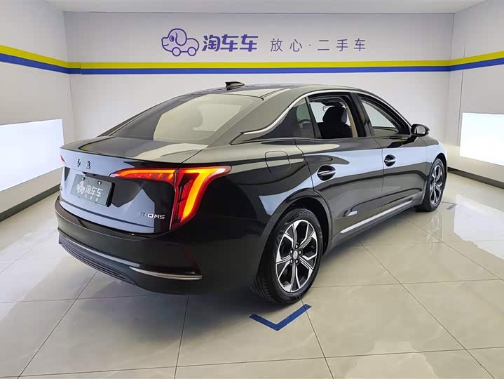 Фото 3 - Hongqi E-QM5