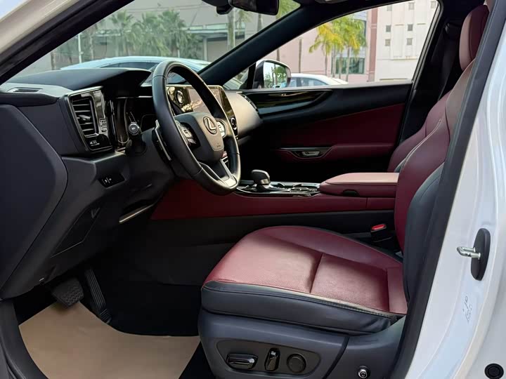 Фото 4 - Lexus NX