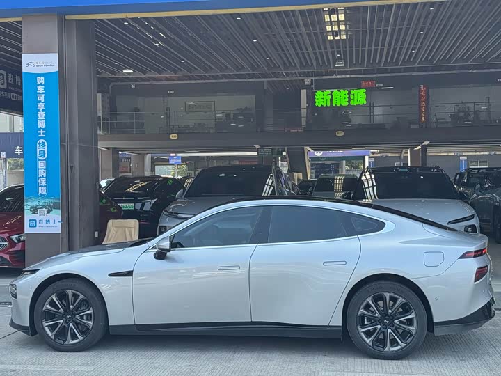 Фото 3 - XPeng P7