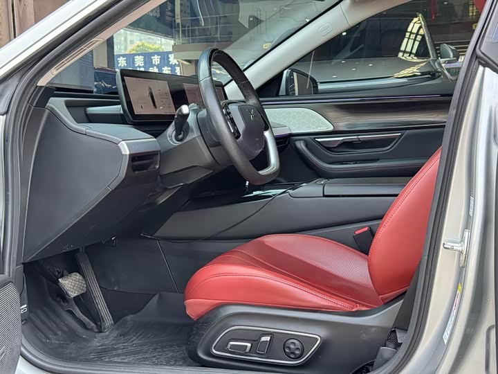 Фото 6 - XPeng P7