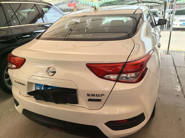 Фото 5 - Nissan Lannia