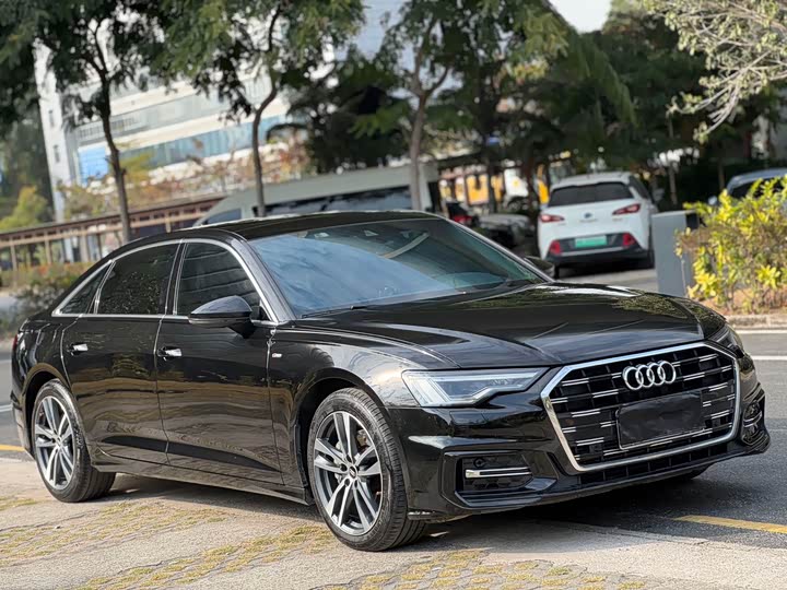 Фото 2 - Audi A6L