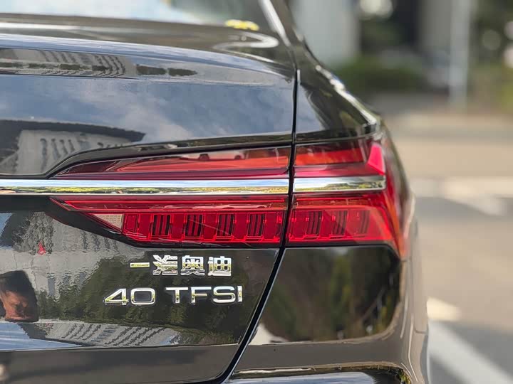 Фото 9 - Audi A6L