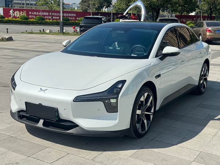 Фото 1 - XPeng Mona M03