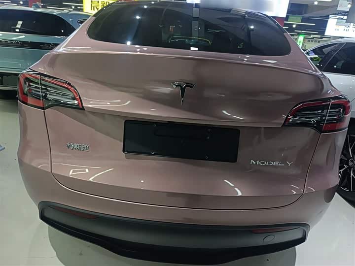 Фото 6 - Tesla Model Y
