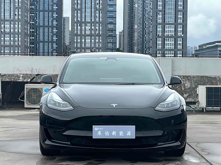 Фото 2 - Tesla Model 3