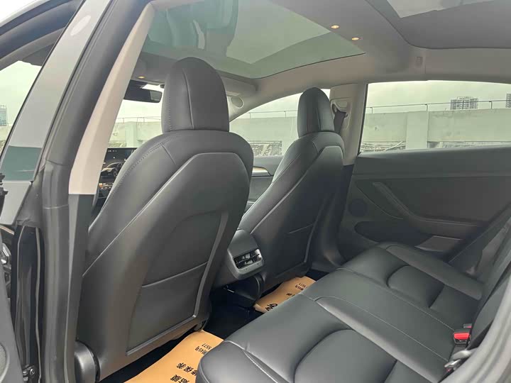 Фото 9 - Tesla Model 3