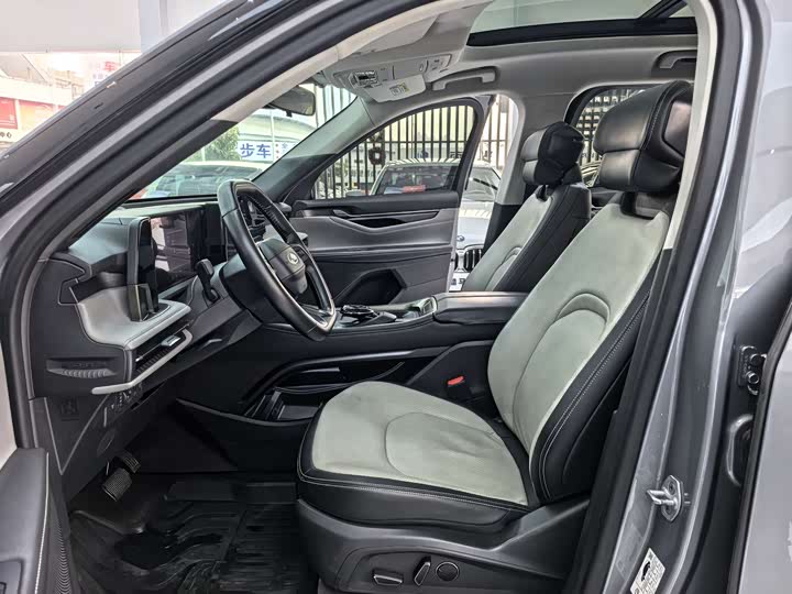 Фото 8 - Ford Edge