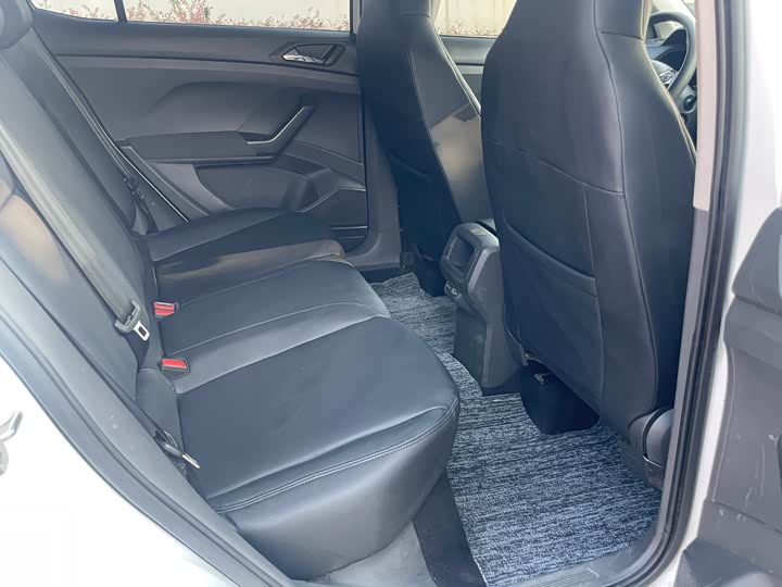 Фото 9 - Volkswagen T-Cross