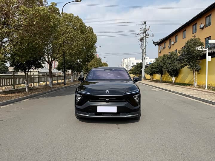 Фото 2 - Nio EC6